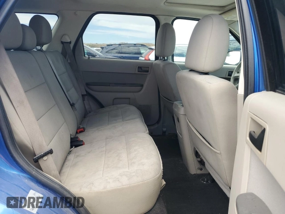 2012 Ford Escape XLT z VIN 1FMCU9DG4CKB11880, wystawiony jako Copart lot #61554935 z przebiegiem 139 385 mil mil oraz Szkoda całkowita • Salvage title. Historia ofert i sprzedaży dostępna na DreamBid. Obrazek 10.