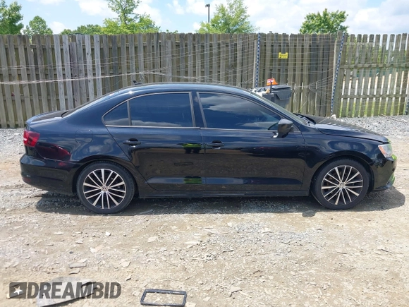 2016 Volkswagen Jetta Sport z VIN 3VWD17AJ2GM232702, wystawiony jako IAAI lot #42399962 z przebiegiem 175 038 mil mil oraz . Historia ofert i sprzedaży dostępna na DreamBid. Obrazek 13.