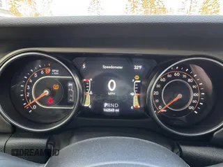 2021 Jeep Gladiator Willys with VIN 1C6HJTAG5ML526651, listed as a IAAI auction lot 41593639 with 162,543 mi miles. Bid and sale history available at carsss.com. Image 6.