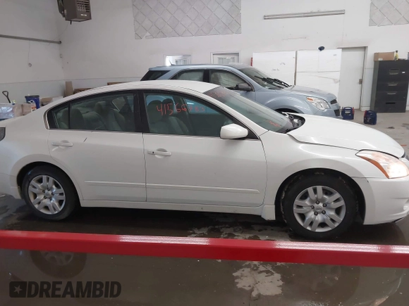 2012 Nissan Altima S z VIN 1N4AL2AP7CC136833, wystawiony jako IAAI lot #41566783 z przebiegiem 160 957 mil mil oraz . Historia ofert i sprzedaży dostępna na DreamBid. Obrazek 14.