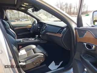 2017 Volvo XC90 Inscription with VIN YV4A22PL8H1171253, listed as a IAAI auction lot 41754153 with 1 mi miles. Bid and sale history available at carsss.com. Image 5.