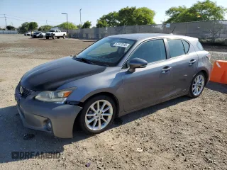 2012 Lexus CT 200h z VIN JTHKD5BH0C2090464, wystawiony jako Copart lot #57527835 z przebiegiem 141 344 mil mil oraz Szkody całkowita. Historia ofert i sprzedaży dostępna na DreamBid. Obrazek 1.