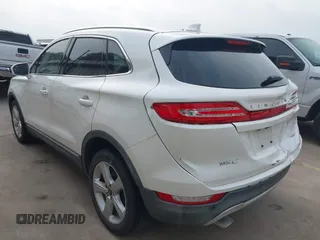 2017 Lincoln MKC Premiere z VIN 5LMCJ1C99HUL69530, wystawiony jako IAAI lot #42278151 z przebiegiem 45 809 mil mil oraz . Historia ofert i sprzedaży dostępna na DreamBid. Obrazek 18.