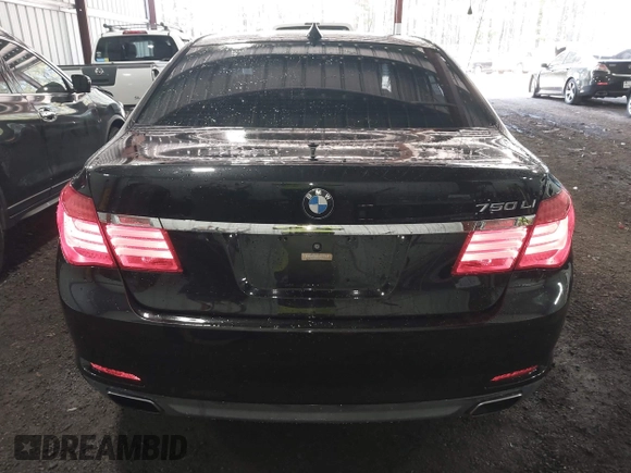 2011 BMW 7 Series 750Li xDrive z VIN WBAKC8C58BC433036, wystawiony jako IAAI lot #42055403 z przebiegiem 92 807 mil mil oraz . Historia ofert i sprzedaży dostępna na DreamBid. Obrazek 16.