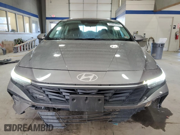 2024 Hyundai Elantra SE with VIN KMHLL4DG4RU686922, listed as a Copart auction lot 43054995 with 27,833 mi miles and Salvage Title. Bid and sale history available at DreamBid. Image 5.