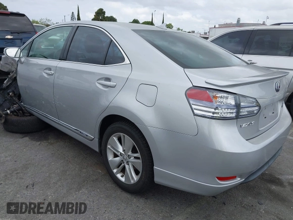 2010 Lexus HS 250h z VIN JTHBB1BA9A2017446, wystawiony jako IAAI lot #42119697 z przebiegiem 156 642 mil mil oraz . Historia ofert i sprzedaży dostępna na DreamBid. Obrazek 3.