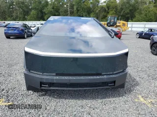 2024 Tesla Cybertruck z VIN 7G2CEHED6RA008055, wystawiony jako Copart lot #73744744 z przebiegiem 823 mil mil oraz Szkody całkowita. Historia ofert i sprzedaży dostępna na DreamBid. Obrazek 5.