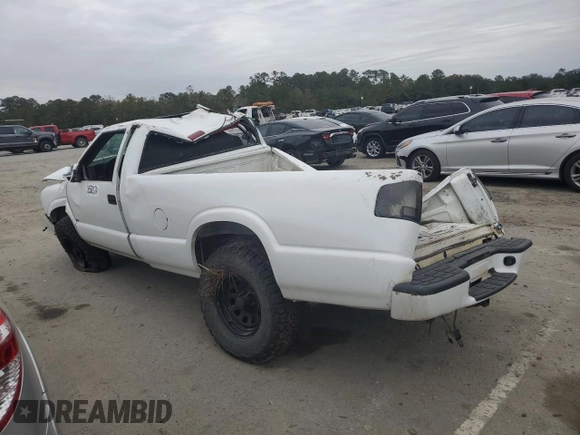 2002 GMC Sonoma SL z VIN 1GTCS145728219657, wystawiony jako Copart lot #85582124 z przebiegiem Nie podano mil oraz Szkody całkowita. Historia ofert i sprzedaży dostępna na DreamBid. Obrazek 2.