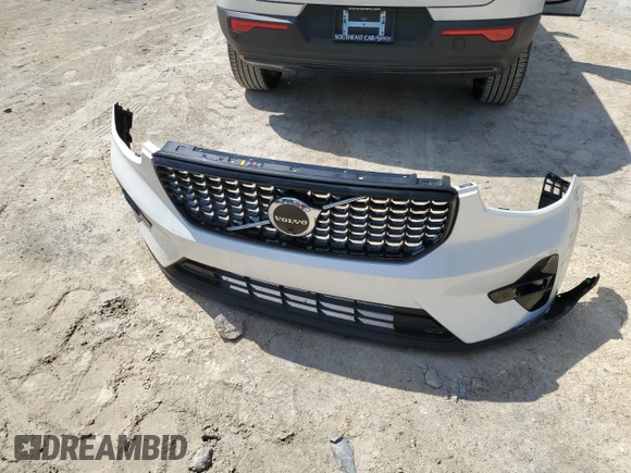 2024 Volvo XC40 Ultimate Dark Theme z VIN YV4L12UM7R2314522, wystawiony jako Copart lot #54007415 z przebiegiem 2 865 mil mil oraz Szkoda całkowita • Salvage title. Historia ofert i sprzedaży dostępna na DreamBid. Obrazek 13.