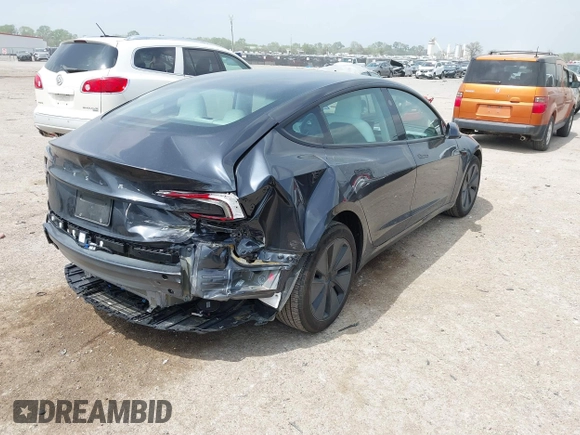 2024 Tesla Model 3 z VIN 5YJ3E1EA5RF870377, wystawiony jako IAAI lot #41933727 z przebiegiem 2 183 mil mil oraz . Historia ofert i sprzedaży dostępna na DreamBid. Obrazek 4.
