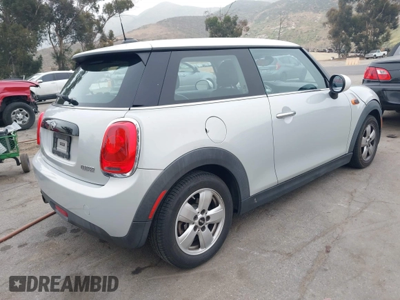 2016 MINI Hardtop with VIN WMWXP5C5XG3B76383, listed as a IAAI auction lot 42087668 with 69,290 mi miles and . Bid and sale history available at DreamBid. Image 4.