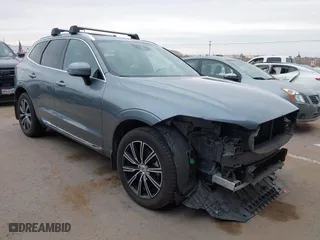 2018 Volvo XC60 Inscription with VIN YV4102RL4J1035453, listed as a IAAI auction lot 41375013 with 99,845 mi miles. Bid and sale history available at carsss.com. Image 1.