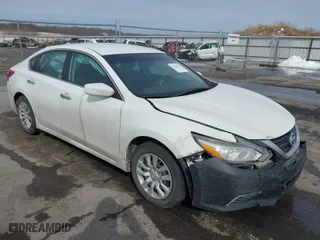 2016 Nissan Altima 2.5 S with VIN 1N4AL3AP2GC170626, listed as a IAAI auction lot 41726272 with 170,000 mi miles. Bid and sale history available at carsss.com. Image 1.