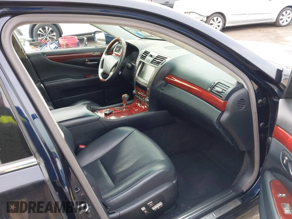 2008 Lexus LS LWB with VIN JTHGL46F785021269, listed as a IAAI auction lot 41882714 with 123,534 mi miles. Bid and sale history available at carsss.com. Image 5.