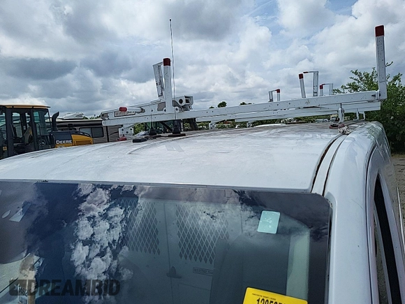 2016 Ford Transit Cargo with VIN 1FTYE1ZM1GKA06047, listed as a IAAI auction lot 42679265 with 124,601 mi miles and . Bid and sale history available at DreamBid. Image 2.