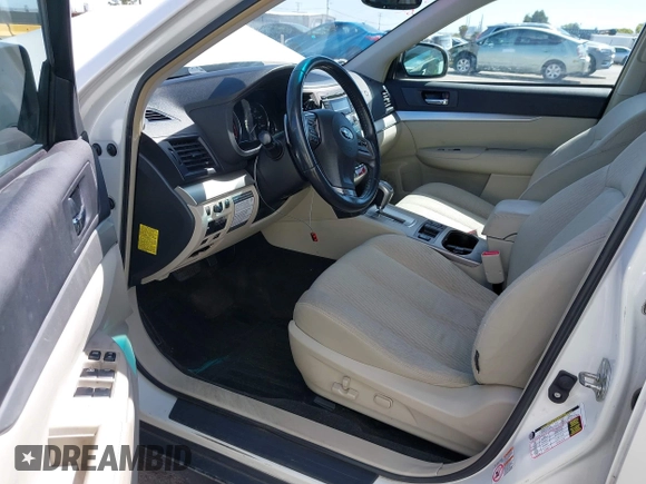 2012 Subaru Outback Prem z VIN 4S4BRBCC9C3282475, wystawiony jako IAAI lot #42281070 z przebiegiem 109 016 mil mil oraz . Historia ofert i sprzedaży dostępna na DreamBid. Obrazek 5.
