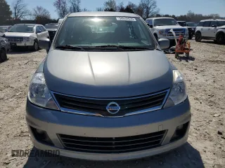2011 Nissan Versa SL z VIN 3N1BC1CP1BL507254, wystawiony jako Copart lot #50992275 z przebiegiem 93 679 mil mil oraz Czysty tytuł • Clean title. Historia ofert i sprzedaży dostępna na DreamBid. Obrazek 5.