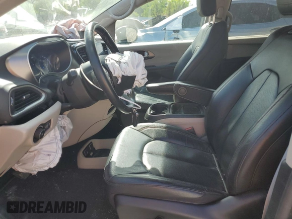 2020 Chrysler Pacifica Touring L with VIN 2C4RC1BG2LR110816, listed as a Copart auction lot 58183415 with 47,184 mi miles and Salvage title. Bid and sale history available at DreamBid. Image 7.