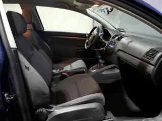 2007 Volkswagen Rabbit with VIN WVWBS71K27W113046, listed as a Copart auction lot 43594715 with 164,370 mi miles and Salvage Title. Bid and sale history available at carsss.com. Image 10.