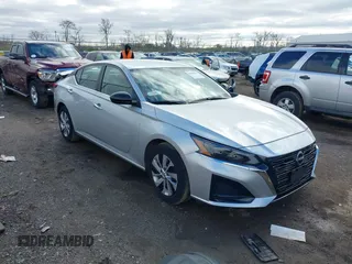 2024 Nissan Altima S with VIN 1N4BL4BV8RN374491, listed as a IAAI auction lot 40843321 with 19,992 mi miles and . Bid and sale history available at carsss.com. Image 1.