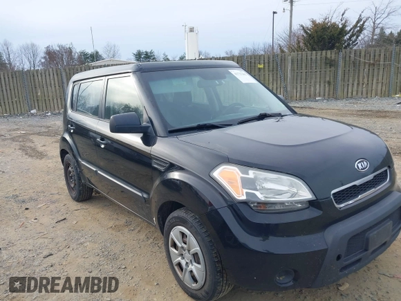 2011 Kia Soul with VIN KNDJT2A10B7734016, listed as a IAAI auction lot 41727065 with 306,652 mi miles. Bid and sale history available at carsss.com. Image 1.