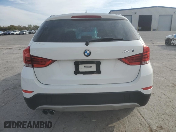 2015 BMW X1 sDrive28i with VIN WBAVM1C50FV498720, listed as a Copart auction lot 80381264 with 0 mi miles and Salvage Title. Bid and sale history available at carsss.com. Image 6.