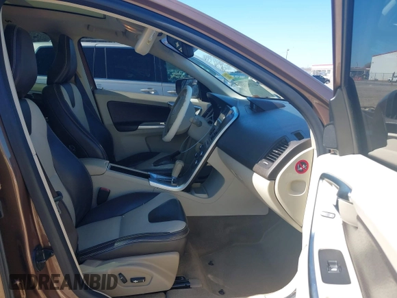 2010 Volvo XC60 3.2L with VIN YV4982DL5A2072427, listed as a IAAI auction lot 41779880 with 94,333 mi miles. Bid and sale history available at carsss.com. Image 5.