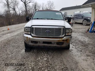 2001 Ford Excursion Limited z VIN 1FMSU43F51EA01083, wystawiony jako Copart lot #47726825 z przebiegiem 343 791 mil mil oraz Szkody całkowita. Historia ofert i sprzedaży dostępna na DreamBid. Obrazek 5.