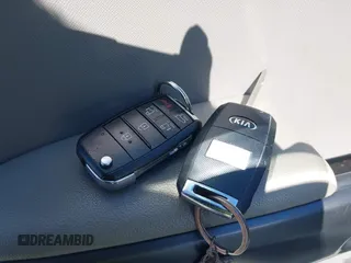 2016 Kia Sedona LX with VIN KNDMB5C10G6183002, listed as a IAAI auction lot 41629853 with 129,322 mi miles. Bid and sale history available at carsss.com. Image 11.