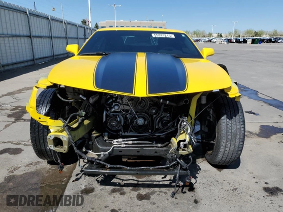 2010 Chevrolet Camaro 2SS z VIN 2G1FK1EJ5A9128567, wystawiony jako Copart lot #55323215 z przebiegiem 40 219 mil mil oraz Szkody całkowita. Historia ofert i sprzedaży dostępna na DreamBid. Obrazek 5.