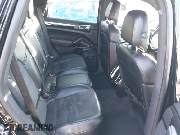 2018 Porsche Cayenne z VIN WP1AA2A24JKA02500, wystawiony jako IAAI lot #41885724 z przebiegiem 70 183 mil mil oraz . Historia ofert i sprzedaży dostępna na DreamBid. Obrazek 8.