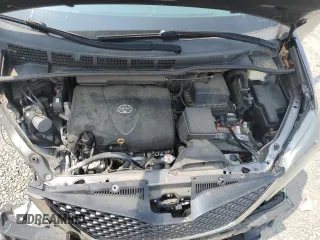 2017 Toyota Sienna SE with VIN 5TDXZ3DC3HS873163, listed as a Copart auction lot 59383605 with 81,223 mi miles and Salvage title. Bid and sale history available at DreamBid. Image 12.