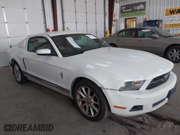 2011 Ford Mustang V6 with VIN 1ZVBP8AM1B5147273, listed as a IAAI auction lot 40283515 with 267,423 mi miles and . Bid and sale history available at DreamBid. Image 1.