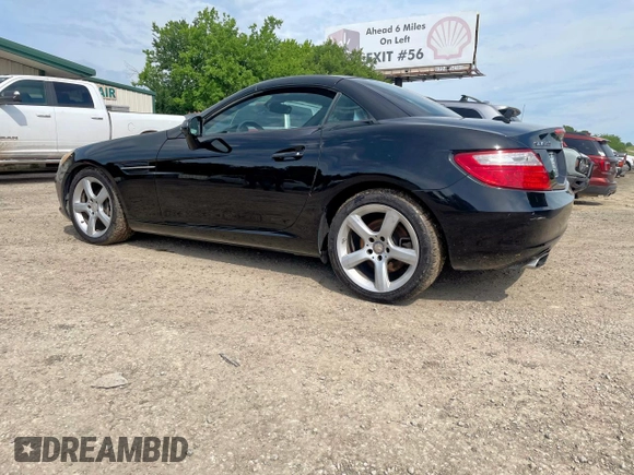 2015 Mercedes-Benz SLK 250 with VIN WDDPK4HA1FF098934, listed as a Copart auction lot 55996085 with 75,655 mi miles and Clean Title. Bid and sale history available at DreamBid. Image 3.