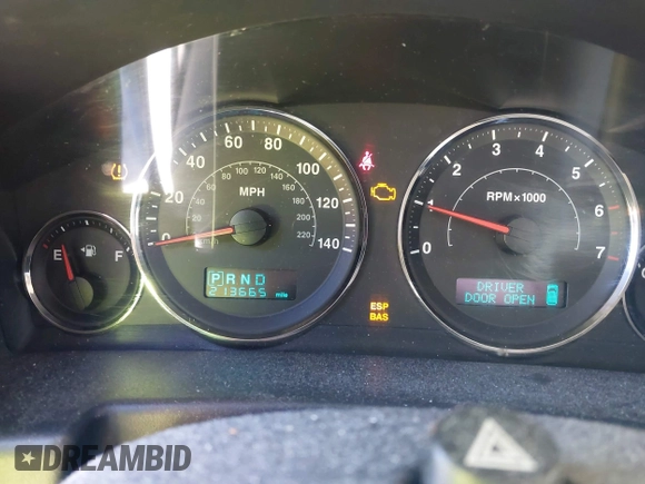 2006 Jeep Commander with VIN 1J8HG48K56C204031, listed as a IAAI auction lot 42034851 with 213,665 mi miles and . Bid and sale history available at DreamBid. Image 7.