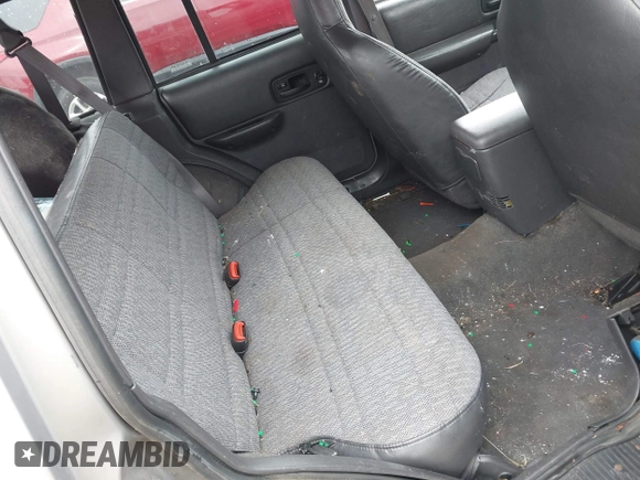 2000 Jeep Cherokee z VIN 1J4FF48S1YL131481, wystawiony jako IAAI lot #41947074 z przebiegiem Nie podano mil oraz . Historia ofert i sprzedaży dostępna na DreamBid. Obrazek 8.