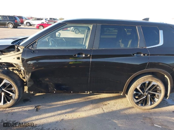2022 Mitsubishi Outlander SE with VIN JA4J4UA82NZ065921, listed as a IAAI auction lot 41136956 with 83,598 mi miles. Bid and sale history available at carsss.com. Image 15.