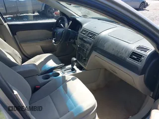 2008 Ford Fusion SE with VIN 3FAHP07198R212491, listed as a IAAI auction lot 39970757 with 258,676 mi miles. Bid and sale history available at carsss.com. Image 5.