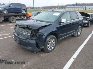 2008 Lincoln MKX z VIN 2LMDU88CX8BJ23026, wystawiony jako IAAI lot #41057779 z przebiegiem 176 690 mil mil oraz . Historia ofert i sprzedaży dostępna na DreamBid. Obrazek 2.