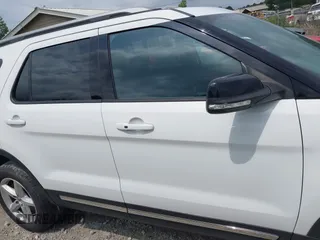 2018 Ford Explorer XLT z VIN 1FM5K7D8XJGA91825, wystawiony jako IAAI lot #42387991 z przebiegiem Nie podano mil oraz . Historia ofert i sprzedaży dostępna na DreamBid. Obrazek 13.