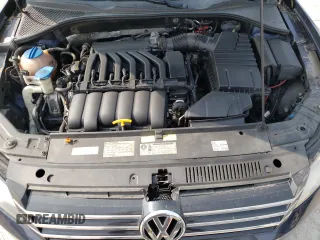 2012 Volkswagen Passat SE z VIN 1VWBM7A30CC087834, wystawiony jako Copart lot #58794095 z przebiegiem 139 044 mil mil oraz Czysty tytuł • Clean title. Historia ofert i sprzedaży dostępna na DreamBid. Obrazek 11.