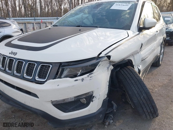 2018 Jeep Compass Latitude with VIN 3C4NJCBB2JT108465, listed as a IAAI auction lot 41833695 with 162,983 mi miles. Bid and sale history available at carsss.com. Image 6.