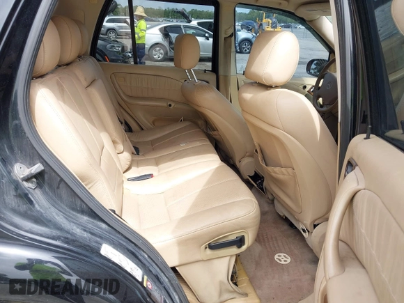 2004 Mercedes-Benz M 350 z VIN 4JGAB57E84A503851, wystawiony jako IAAI lot #42444009 z przebiegiem Nie podano mil oraz . Historia ofert i sprzedaży dostępna na DreamBid. Obrazek 8.