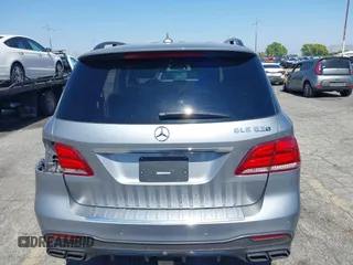 2016 Mercedes-Benz GLE 63 S AMG with VIN 4JGDA7FB6GA631271, listed as a IAAI auction lot 42470832 with 120,972 mi miles and . Bid and sale history available at DreamBid. Image 17.
