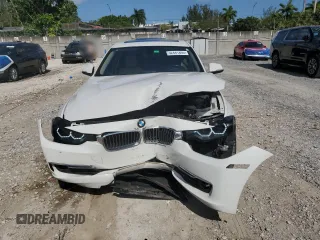 2013 BMW 3 Series 328i xDrive z VIN WBA3B5C57DF597059, wystawiony jako Copart lot #52441895 z przebiegiem 154 003 mil mil oraz Szkoda całkowita • Salvage title. Historia ofert i sprzedaży dostępna na DreamBid. Obrazek 5.