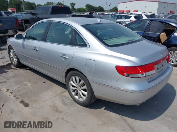 2007 Hyundai Azera SE z VIN KMHFC46F67A213796, wystawiony jako IAAI lot #42276751 z przebiegiem 139 200 mil mil oraz . Historia ofert i sprzedaży dostępna na DreamBid. Obrazek 3.