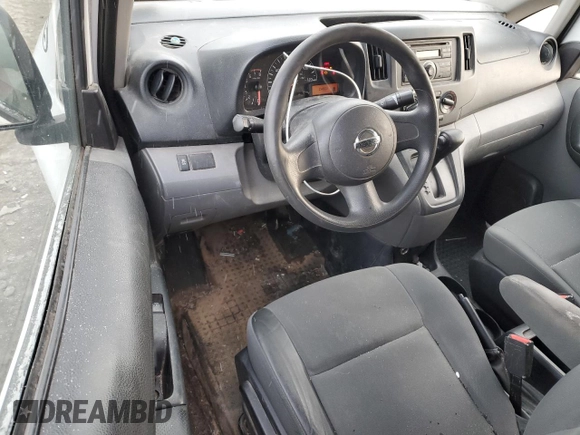 2015 Nissan NV200 SV z VIN 3N6CM0KN0FK713828, wystawiony jako Copart lot #46238025 z przebiegiem 200 567 mil mil oraz Szkoda całkowita • Salvage title. Historia ofert i sprzedaży dostępna na DreamBid. Obrazek 8.