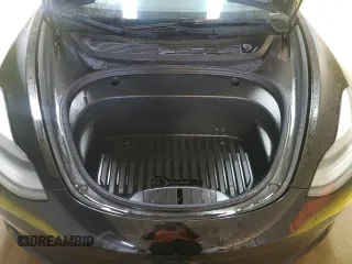 2023 Tesla Model 3 z VIN 5YJ3E1EAXPF433682, wystawiony jako Copart lot #59864445 z przebiegiem 85 738 mil mil oraz Czysty tytuł • Clean title. Historia ofert i sprzedaży dostępna na DreamBid. Obrazek 11.