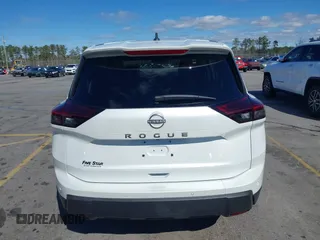 2024 Nissan Rogue S z VIN 5N1BT3AA9RC746379, wystawiony jako IAAI lot #41708183 z przebiegiem 3 796 mil mil oraz . Historia ofert i sprzedaży dostępna na DreamBid. Obrazek 16.