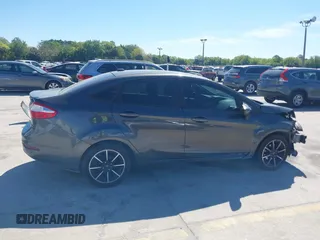 2017 Ford Fiesta SE z VIN 3FADP4BJ0HM103380, wystawiony jako IAAI lot #41849231 z przebiegiem 174 616 mil mil oraz . Historia ofert i sprzedaży dostępna na DreamBid. Obrazek 14.